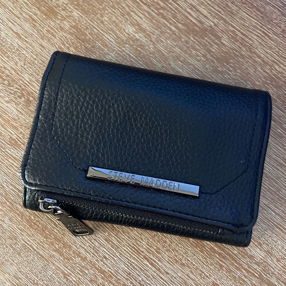Steve Madden Trifold Womens Wallet